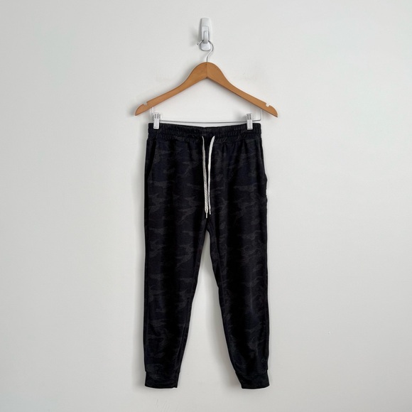 Vuori Camo Performance Jogger - Picture 6 of 12